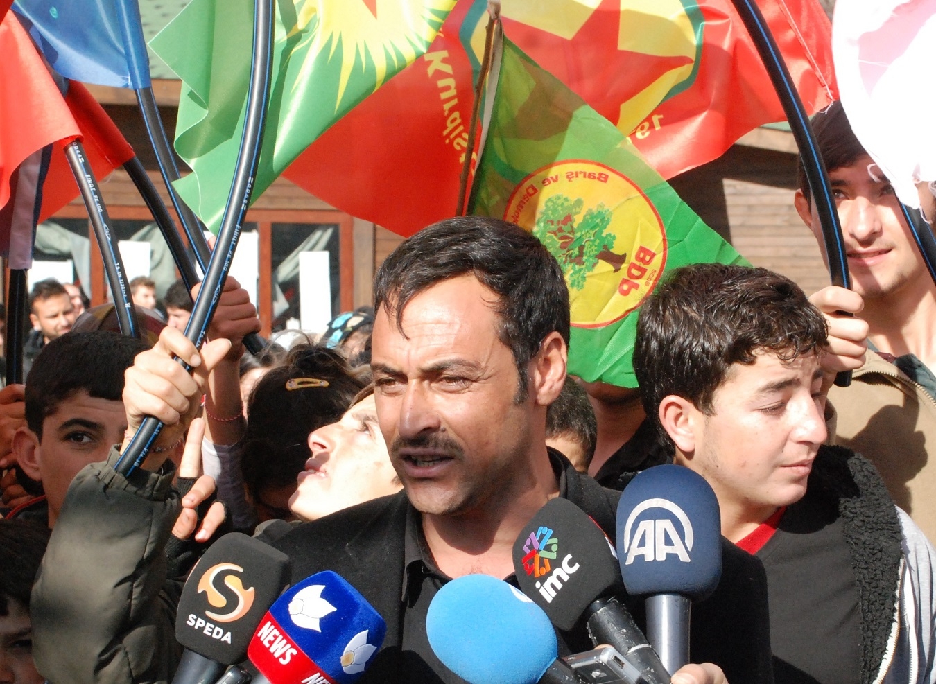 PKK propagandası basın açıklamasına askerden müdahale